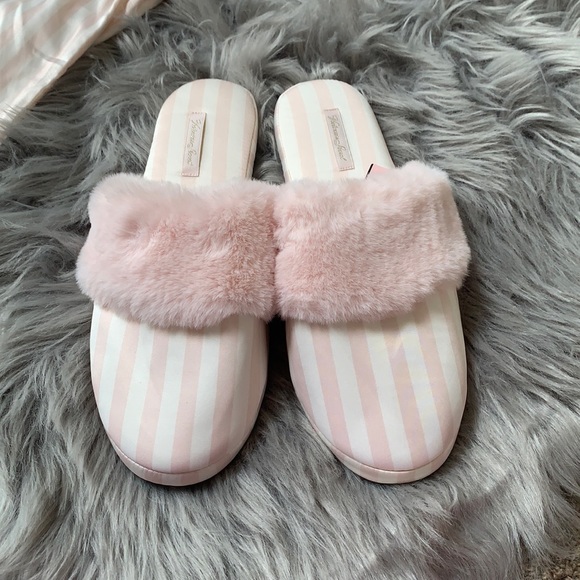 Victoria Secret slippers - Picture 1 of 4